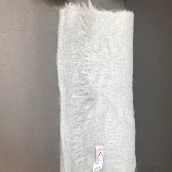 Smiths Scarf & Wraps wool made in scotland - Picture 3 of 5